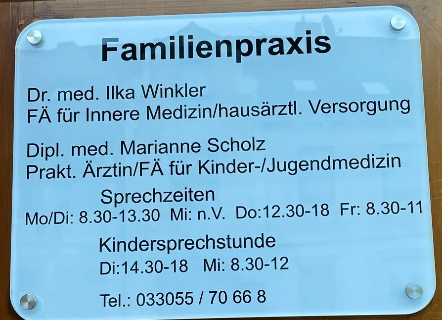Frau Dipl.-Med. Marianne ScholzFrau Dr.-Med. Ilka Winkler_Kremmen_slider_image_2
