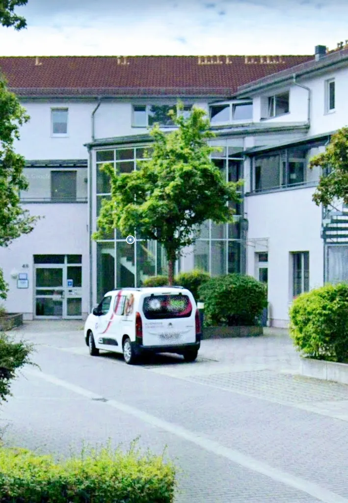 Dr.med.dent. Frank Mauke médecin à Schöneiche