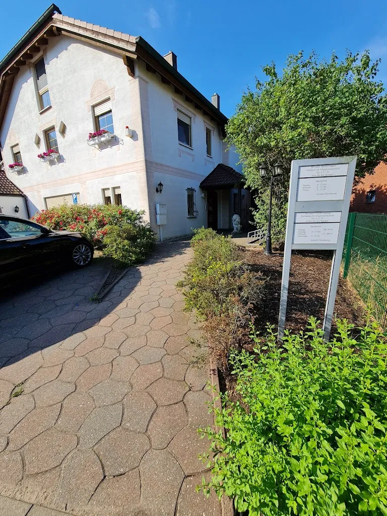 Hausarztpraxis Dr. med. Cecylia Giersig und Viktoria Giersig_Stahnsdorf_slider_immagine_1