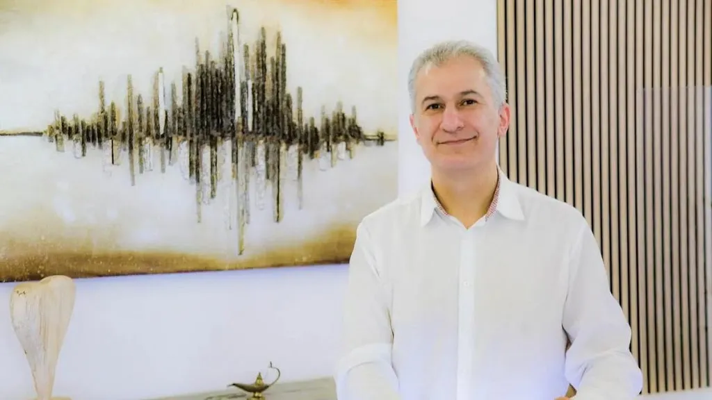 Privatpraxis Kardiologie & Angiologie Frankfurt - Dr. med. R. Zaker_Karben_slider_image_1