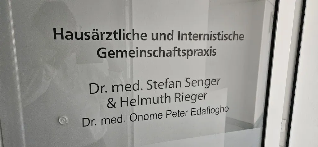 Dr. med. Onome Peter Edafiogho / Facharzt für Innere Medizin und Gastroenterologie
