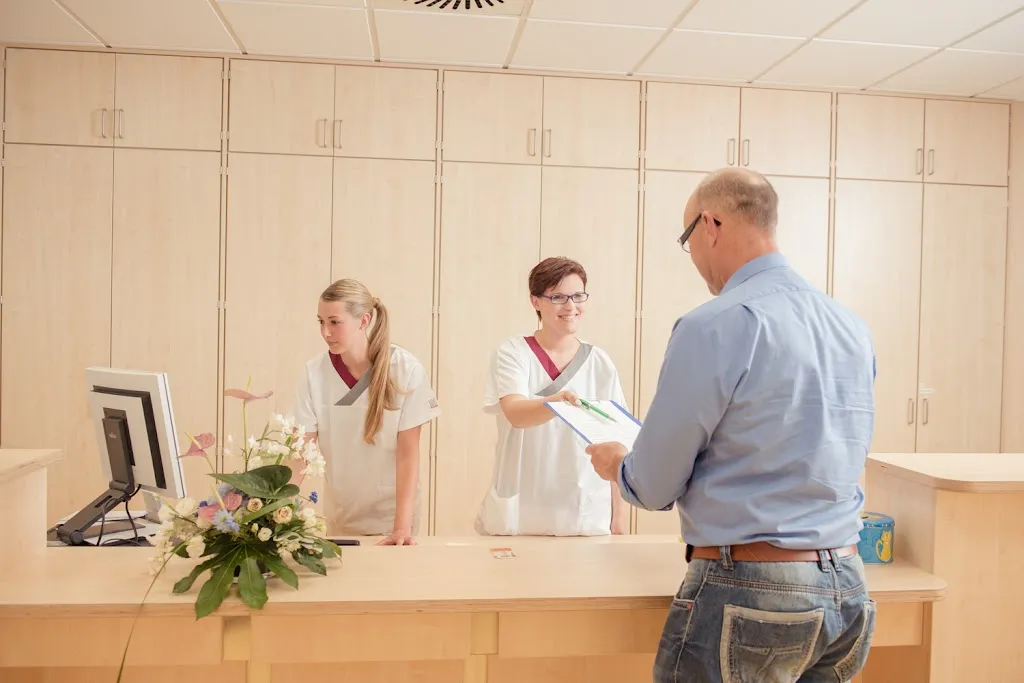 Medizinisches Versorgungszentrum Werner Wicker Klinik_Reinhardshausen_slider_bild_1