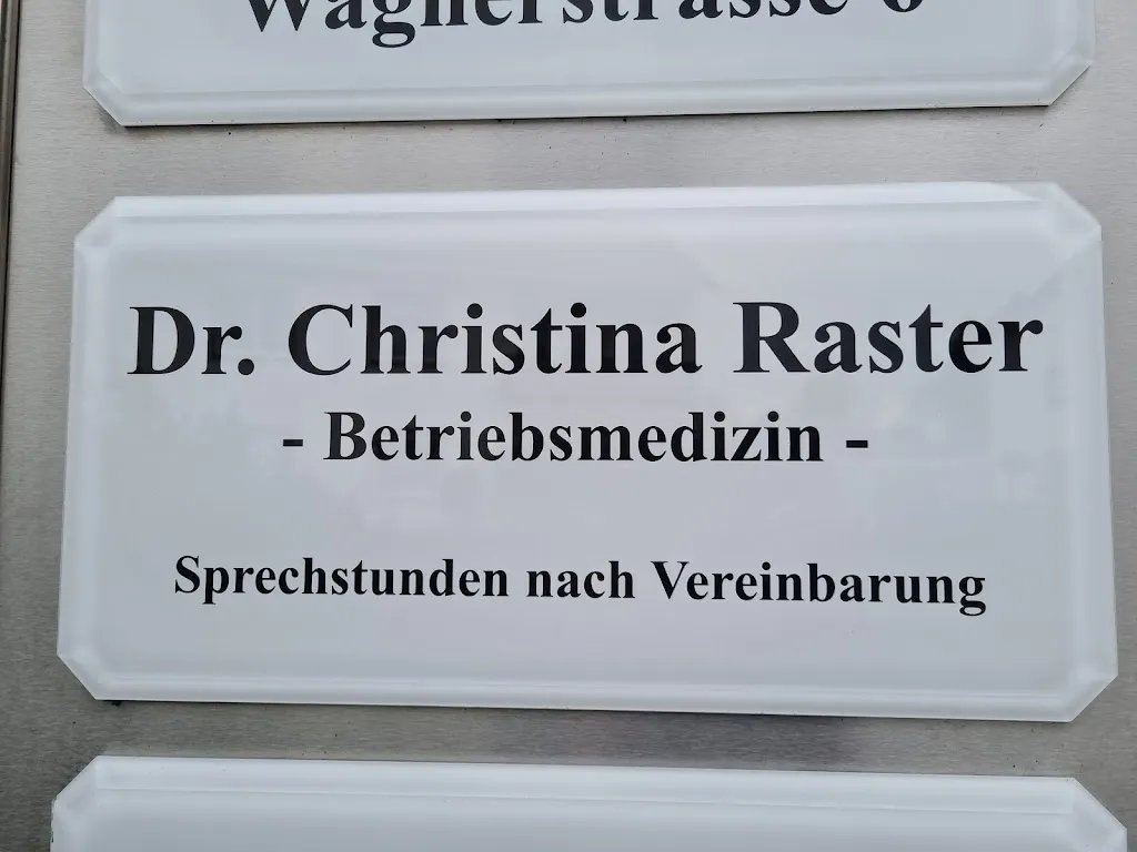 Frau Dr. med. Christina Raster