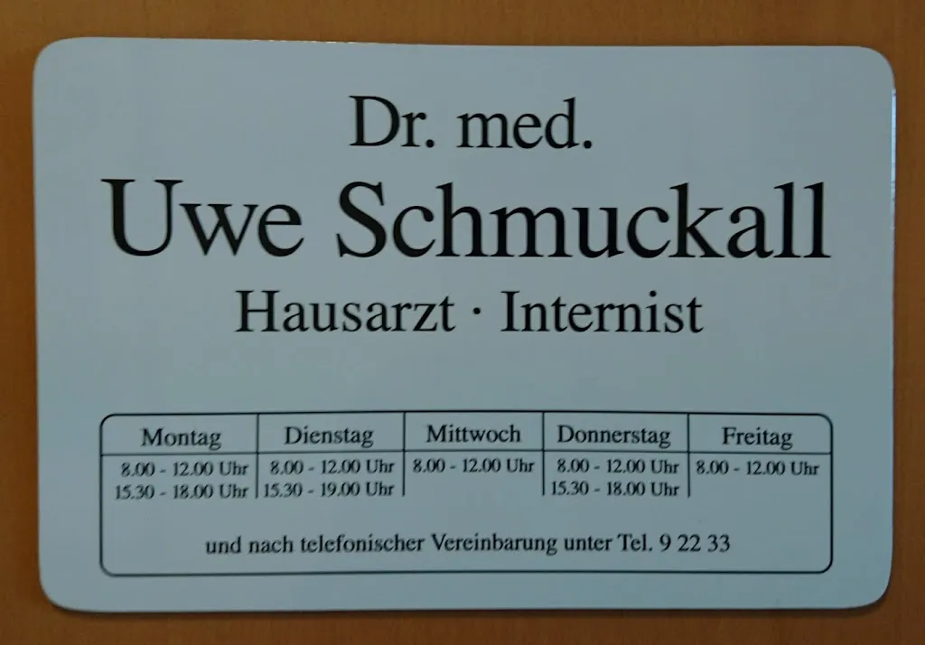 Herr Dr. med. Uwe Schmuckall_Großenkneten_slider_image_2