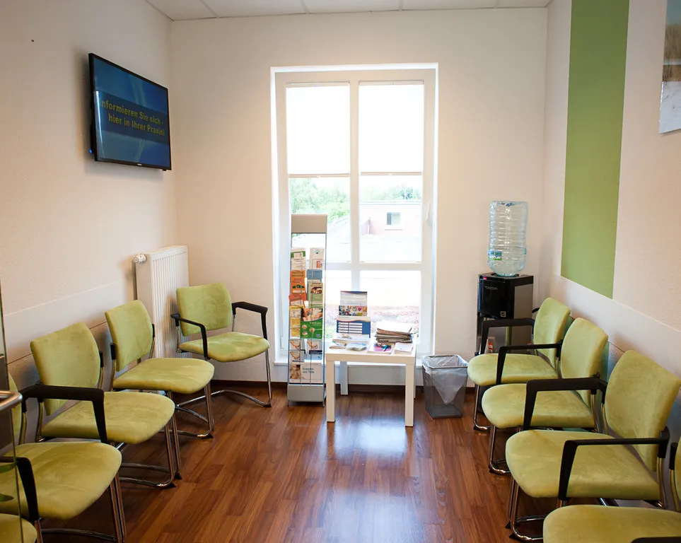 Diabetes Praxis Wittmund Dres. med. Jenny und Lam Luong-Thanh Dr. med. Stephanie Kieu_Wittmund_slider_image_3