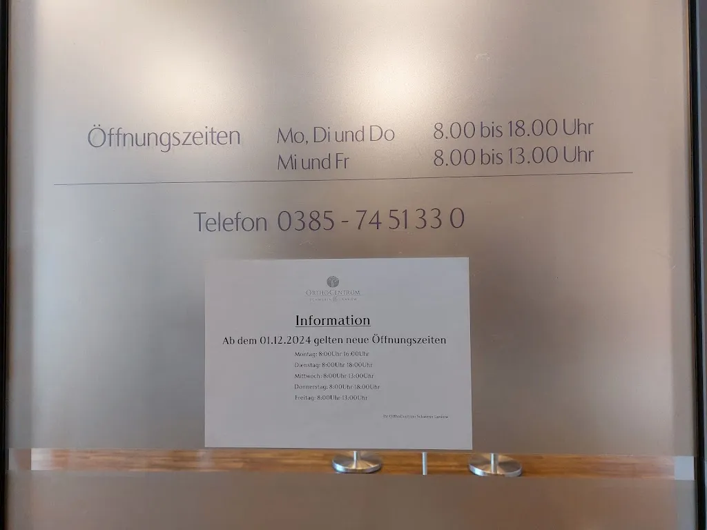 OrthoCentrum Schwerin Lankow - Spezialist für Gelenk- und Wirbelsäulenerkrankungen doctor en Lankow