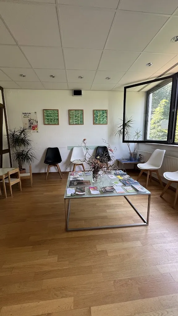 Rey Rahman (Rey)_Dr. med. Tobias Walter und Canan Kirlak-Izgi_Burscheid_recensione