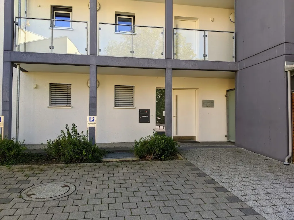 Frau Dr. med. Jacqueline König médecin à Mössingen