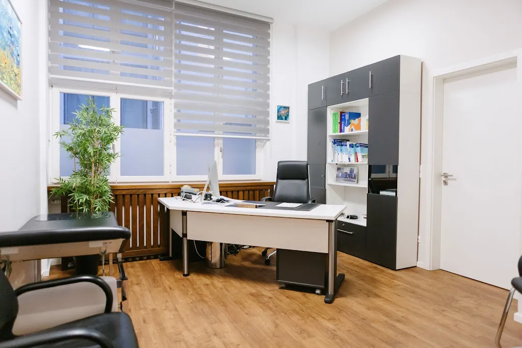 Privatpraxis für Innere Medizin & Gastroenterologie, Dr. med. Tatiana Gindensperger_Bach_slider_image_2