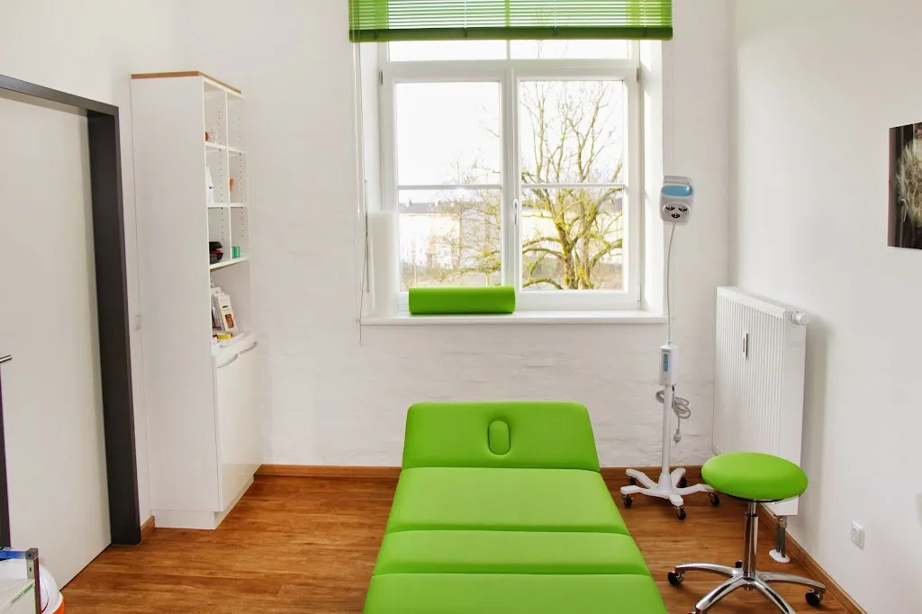 Praxis für Orthopädie und ganzheitliche Schmerztherapie - Dr. Pavlína Raisl