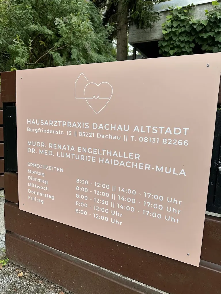 Suto Lorand_Hausarztpraxis Dachau Altstadt_Dachau_recensione