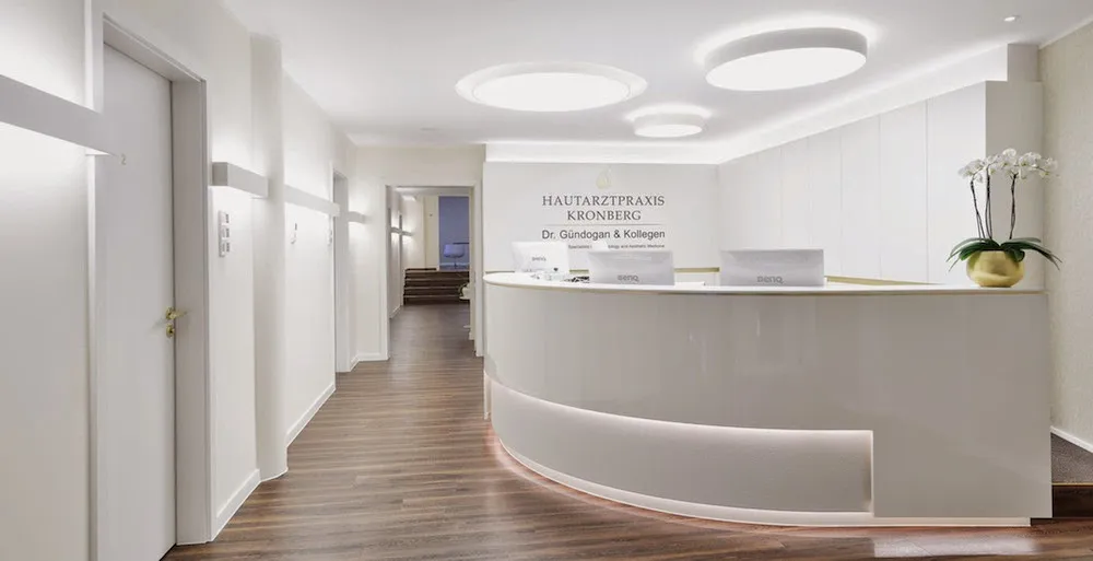 HAUTARZTPRAXIS KRONBERG | Dr. Gündogan & Kollegen_Kronburg_slider_imagen_2