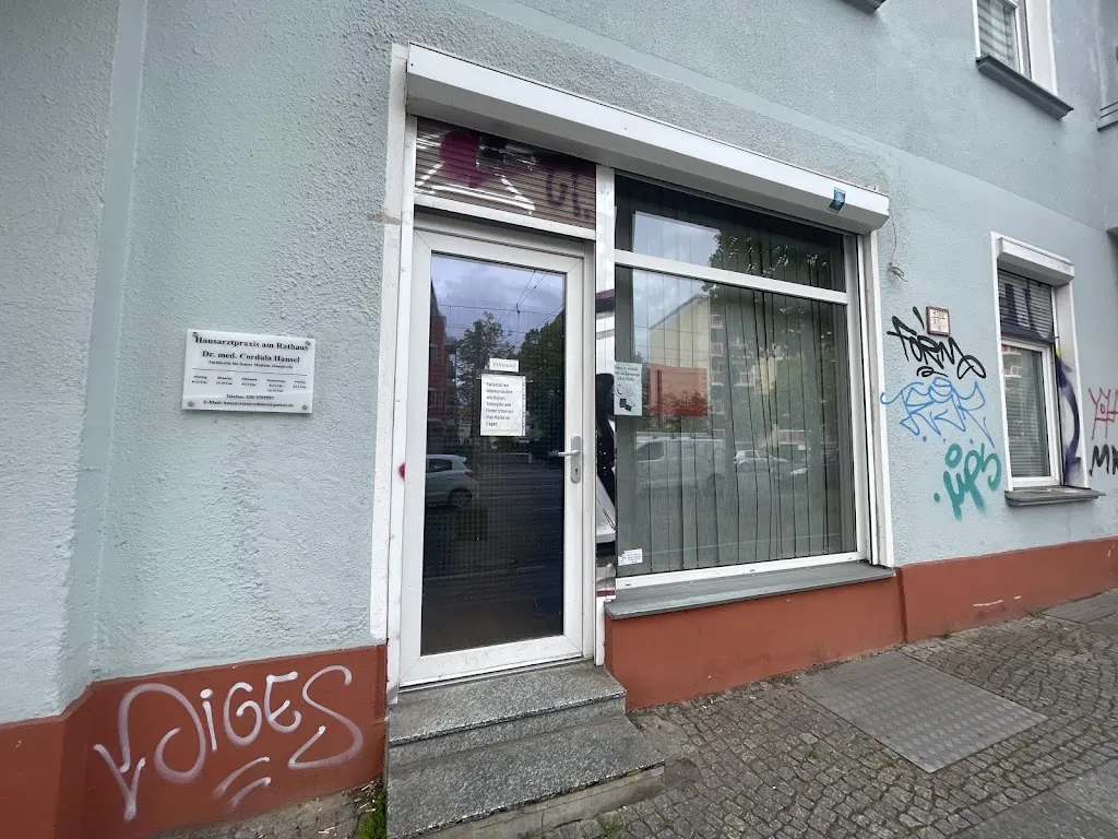 Hausarztpraxis am Rathaus Dr. Cordula Hansel, Dr. Lukas Petersdorff, Maxi Jahn Arzt in Lichtenberg