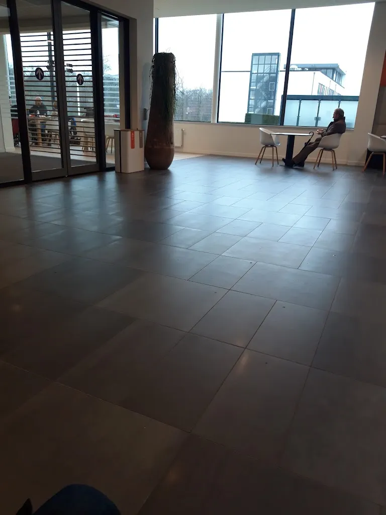Cura Clinic Hoensbroek | Kaakchirurg Hoensbroek in Hoensbroek