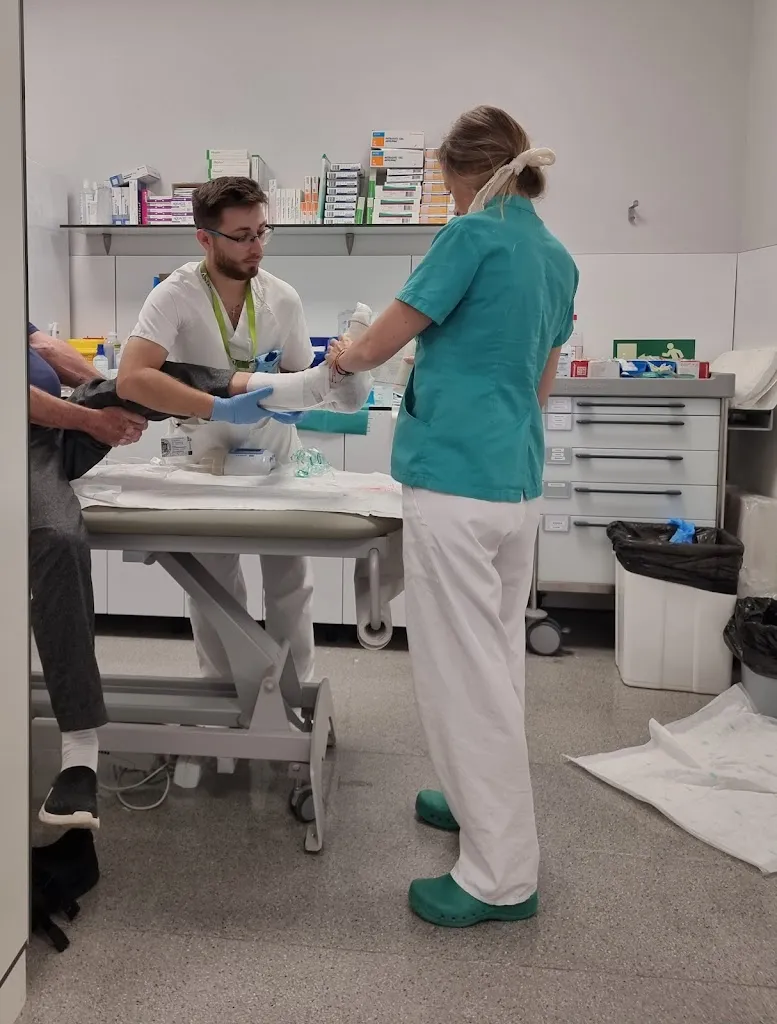 Centro Médico Quirónsalud Mercado de Colón in Quartell