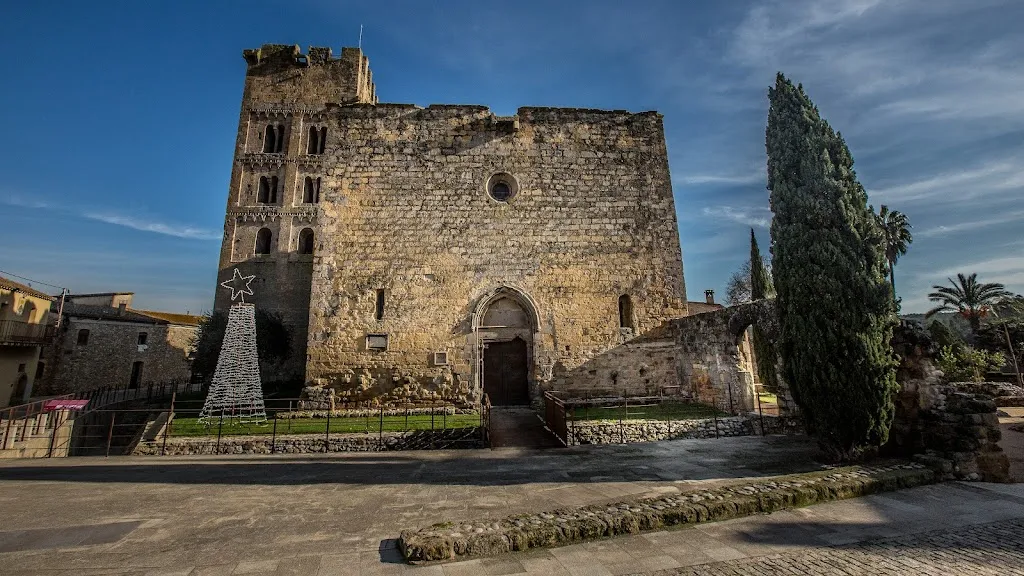 Monestir de Sant Miquel de Fluvià in Sant Miquel de Fluvià