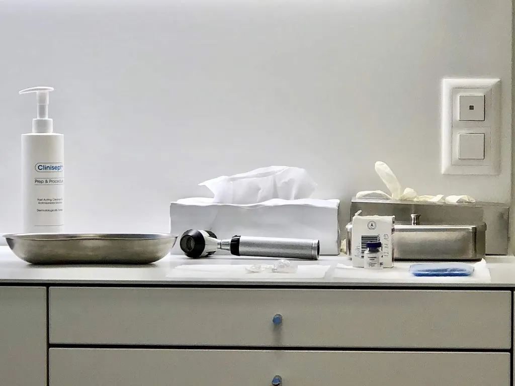 Rotor Head_Cosmodermis | Dr. med. Ursula Gansser-Kälin - Fachärztin FMH für Dermatologie u. Venerologie_Einsiedeln_review