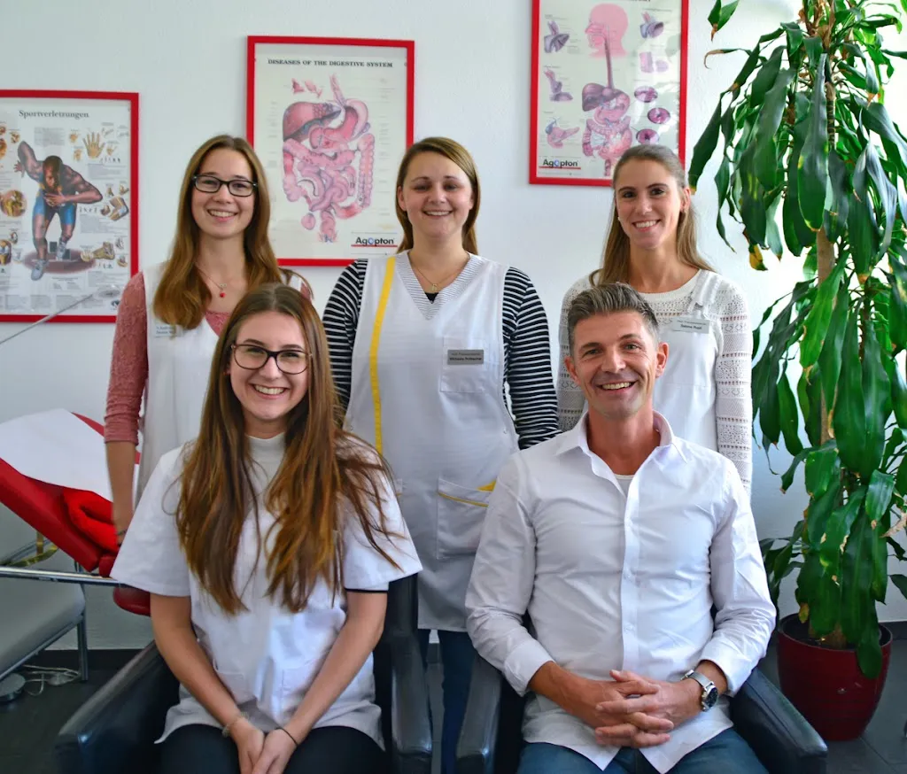 Praxis Dr. med. Roman Bollinger doctor en Bargen SH