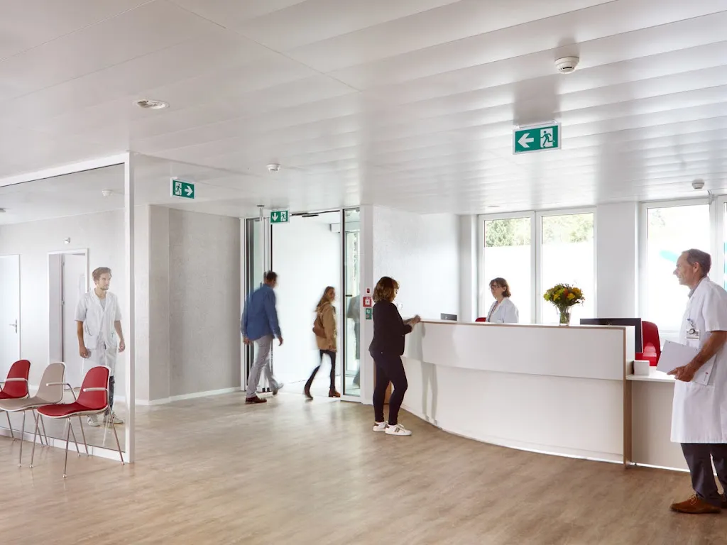 Ehc - Médecine Générale - Medical Center D'aubonne doctor in Vadura