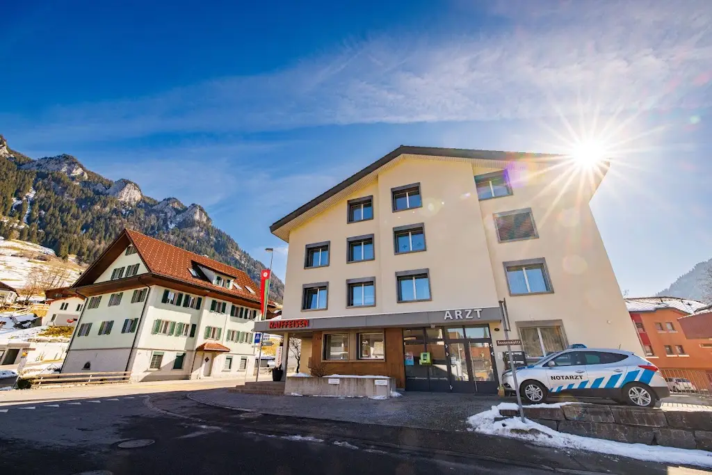 Arztpraxis Flühli Sörenberg doctor en Mülenen