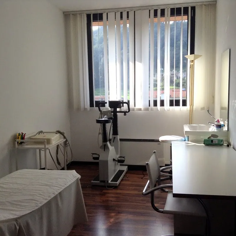 Dr.med. Vincenzo Liguori Medici internisti specialisti Arzt in Serpiano
