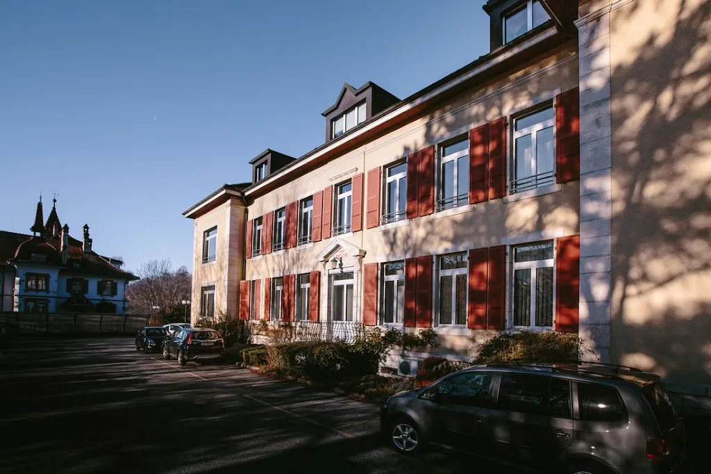 Réseau Hospitalier Neuchâtelois Policlinique Du Val-De-Travers doctor in Couvet