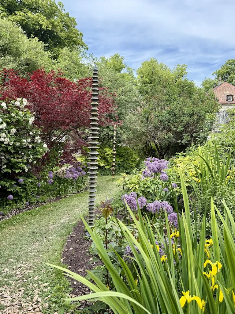 Nina V_Château de Vullierens -Jardins des Iris_Vullierens_bewertung