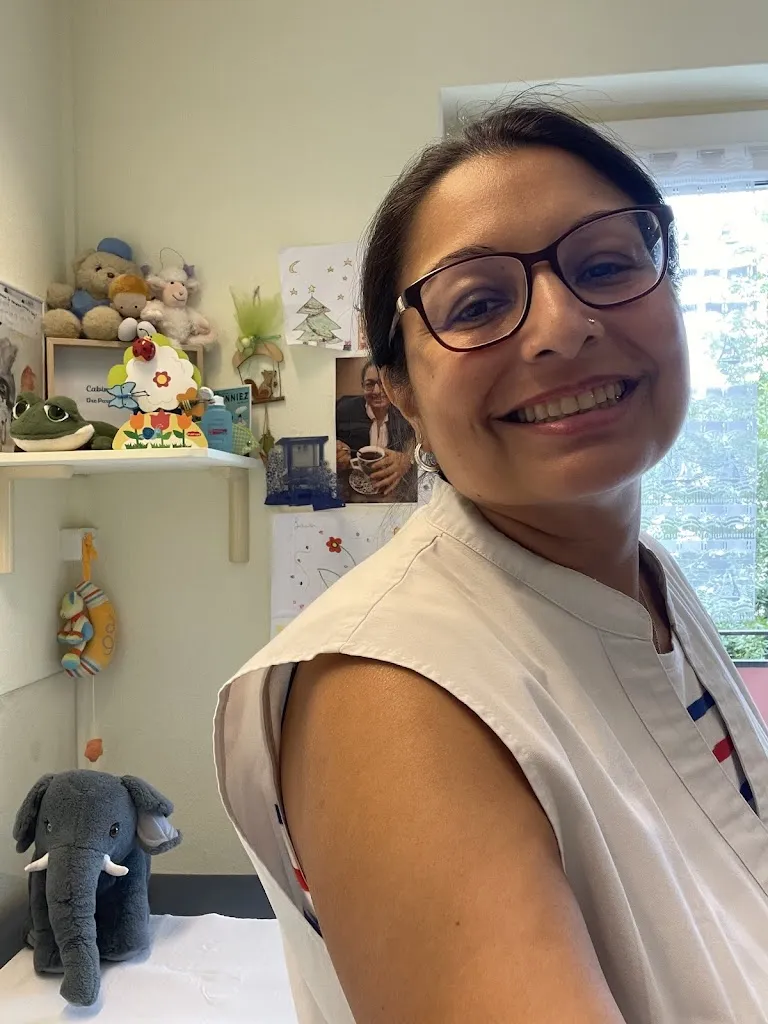Dr. Pareesa Menghrajani - FMH Pédiatrie