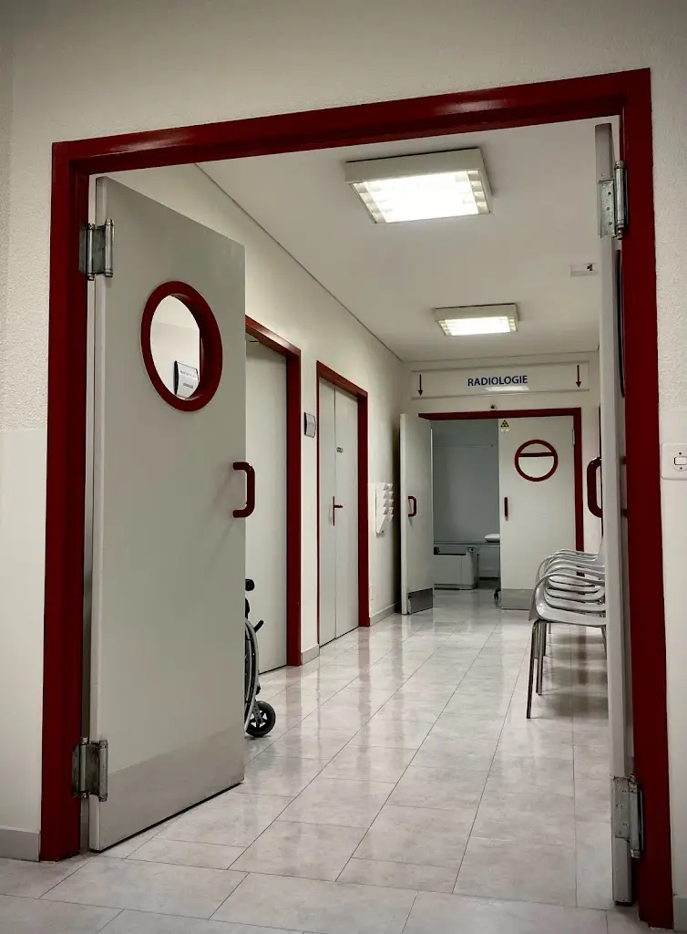 Centre Médico-Chirurgical Vermont-Grand-Pré SA doctor in Court