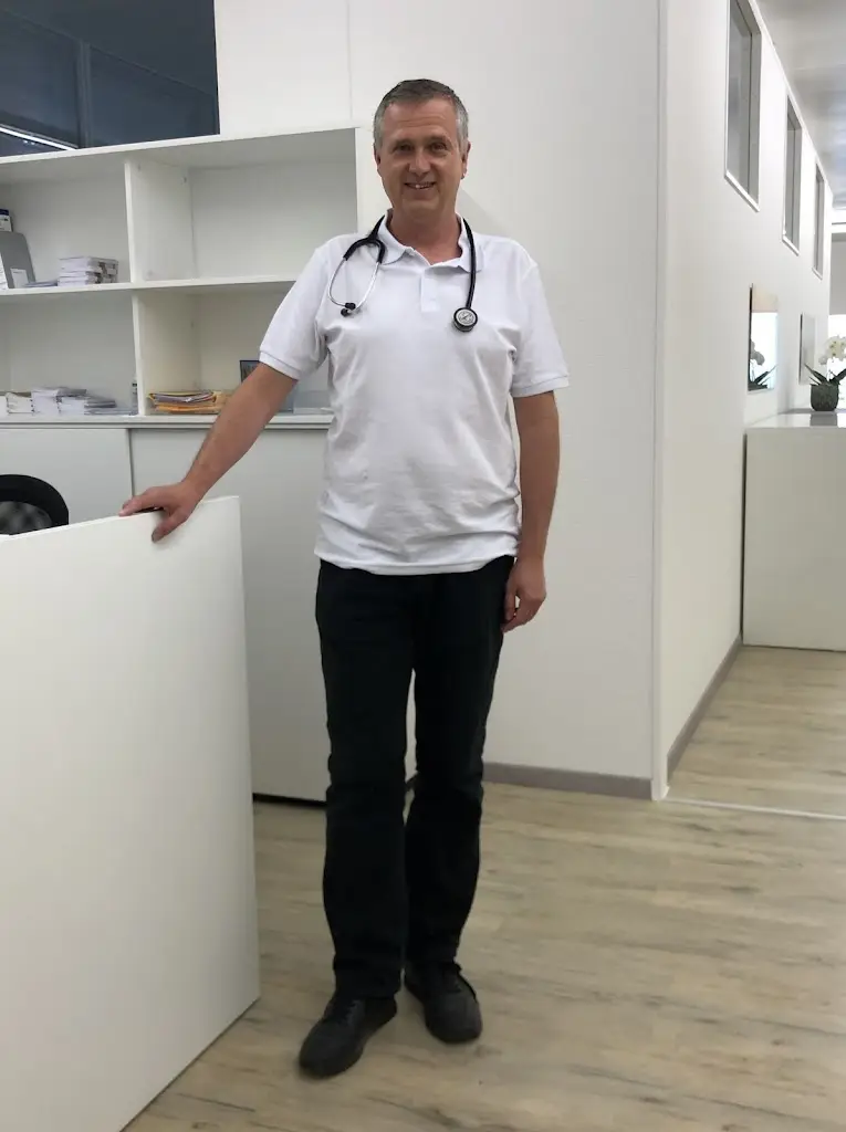 Dr.med. Derek Thalmann, Hausarzt doctor in Gänsbrunnen
