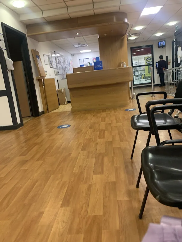 Dr N Ashraf - Middleton Health Centre in Middleton