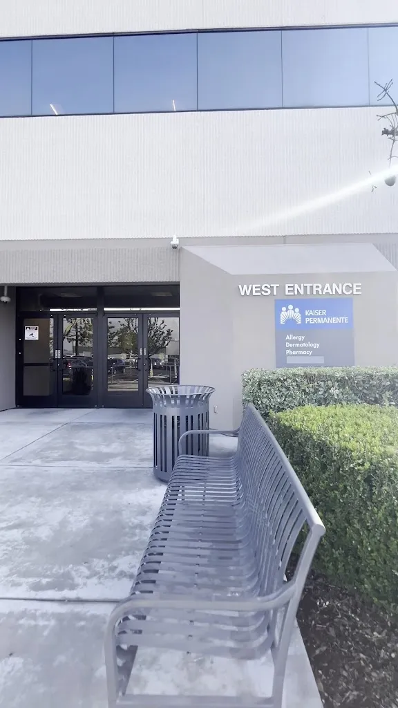Cris Pantz_Kaiser Permanente Crossroads Medical Offices_Avocado Heights, California_recensione