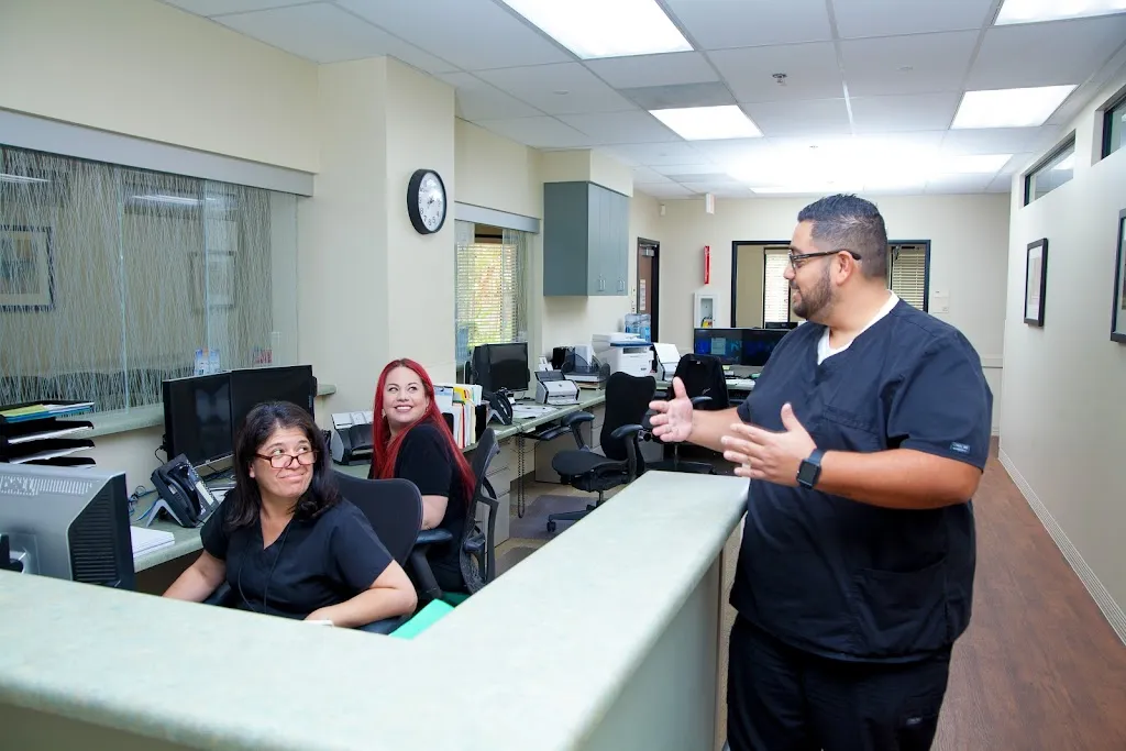 Carlos A. Baez, MD_Chino Hills, California_slider_imagen_3