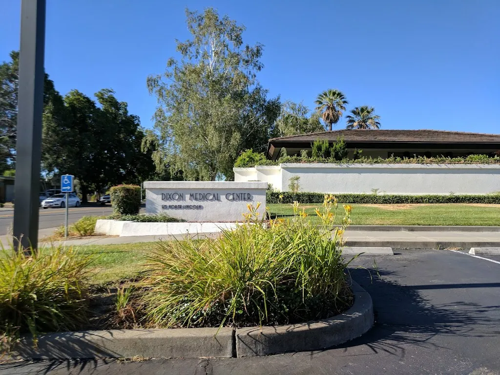 Sutter Medical Plaza Dixon doctor en Dixon Lane-Meadow Creek, California