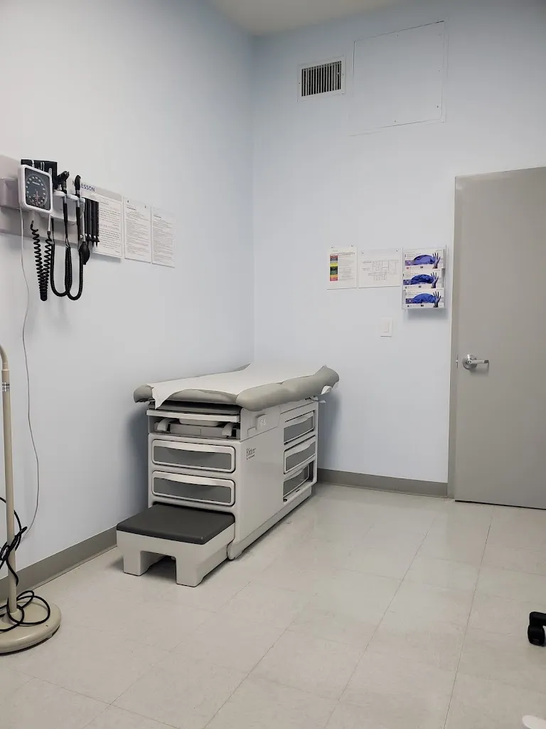 Hawaiian Gardens Health Center Arzt in Hawaiian Gardens, California