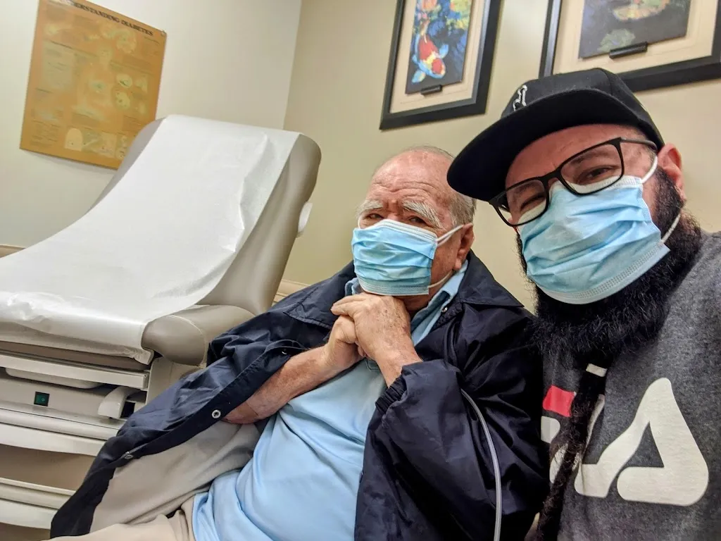 Dr. Rafael Rubalcava, MD médecin à La Mirada, California
