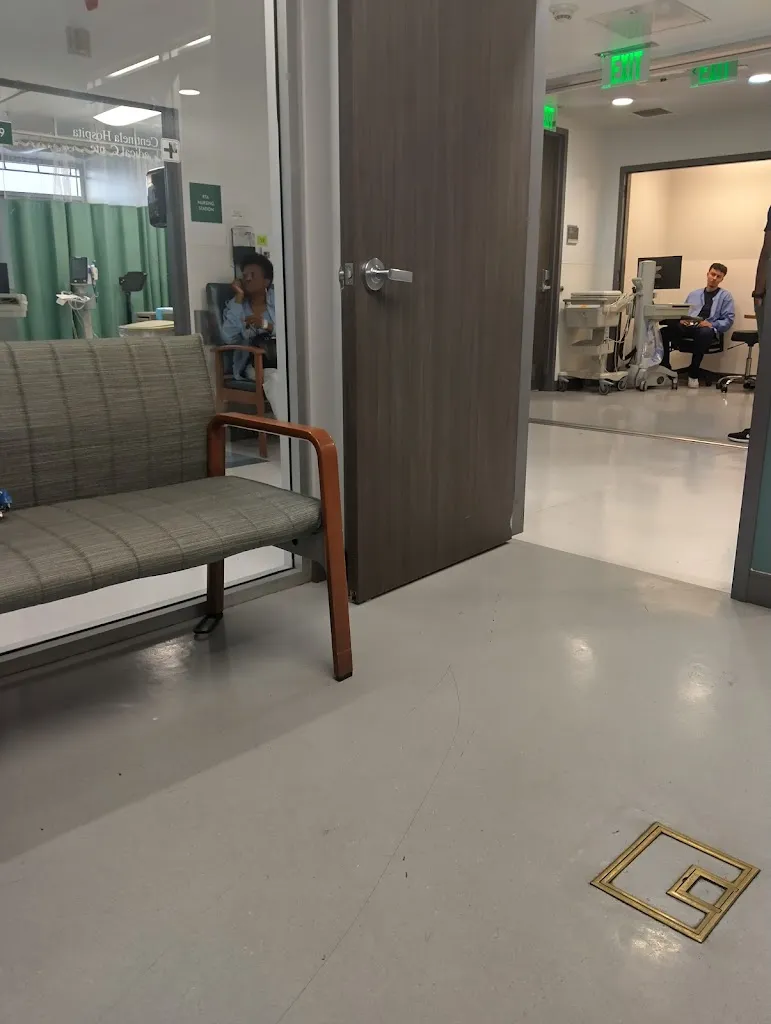 Centinela Hospital Medical Center Emergency Room medico a Lennox, California
