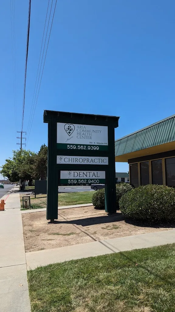 Aria Community Health Center, Lindsay Family Practice & Pediatrics medico a Lindsay, California