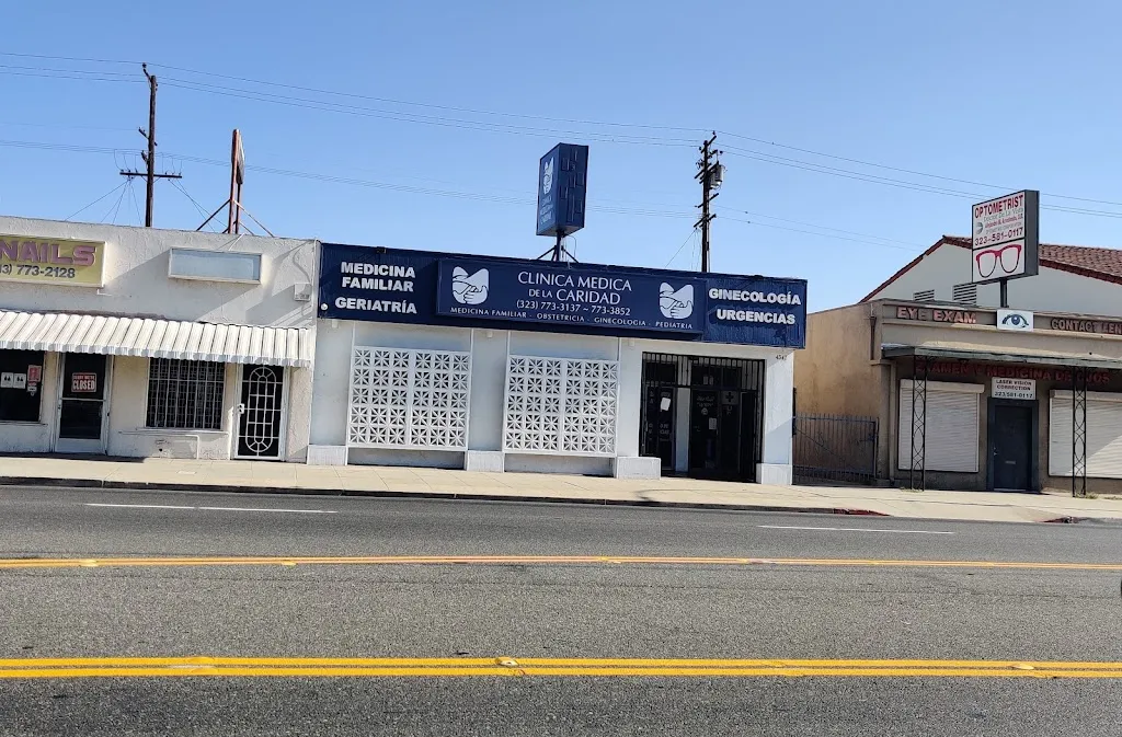 Clinica Medica De La Caridad Arzt in Maywood, California