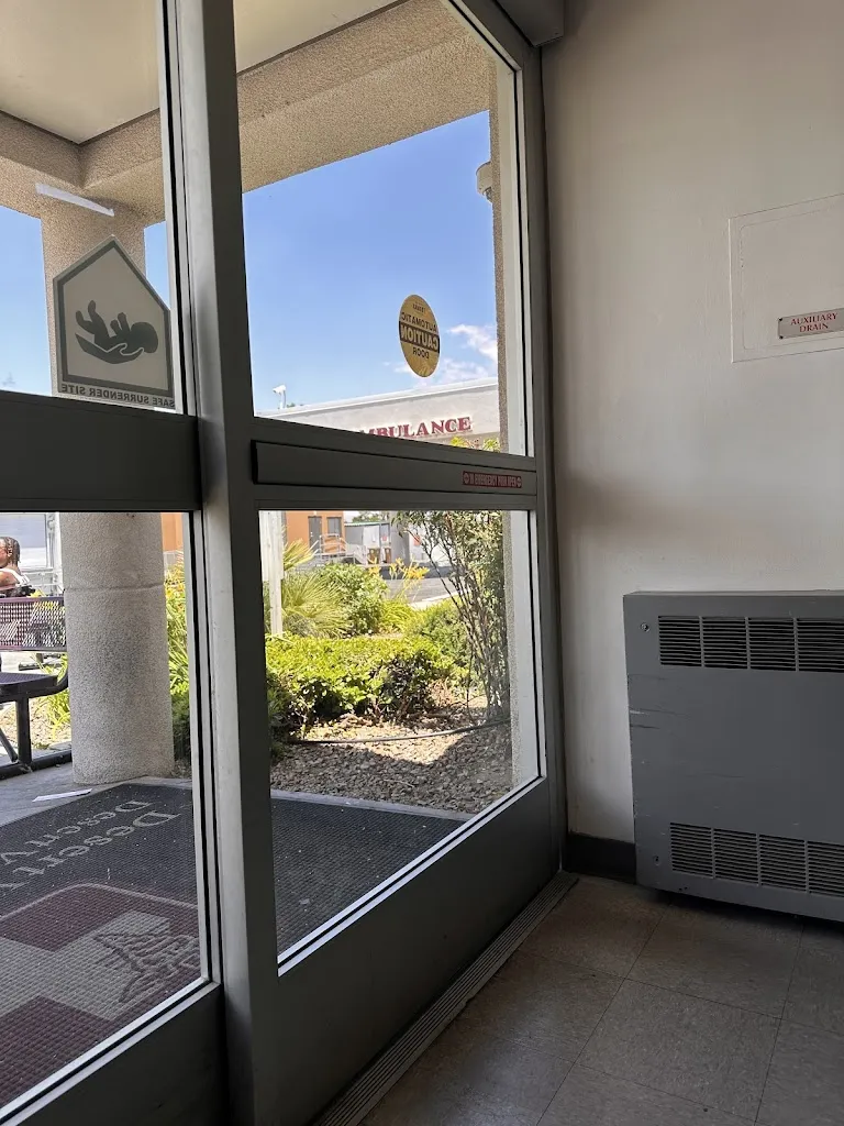 Desert Valley Medical Group_Mountain View Acres, California_slider_imagen_3