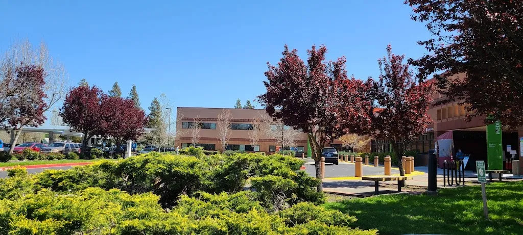 Kaiser Permanente Petaluma Medical Offices_Petaluma, California_slider_imagen_3
