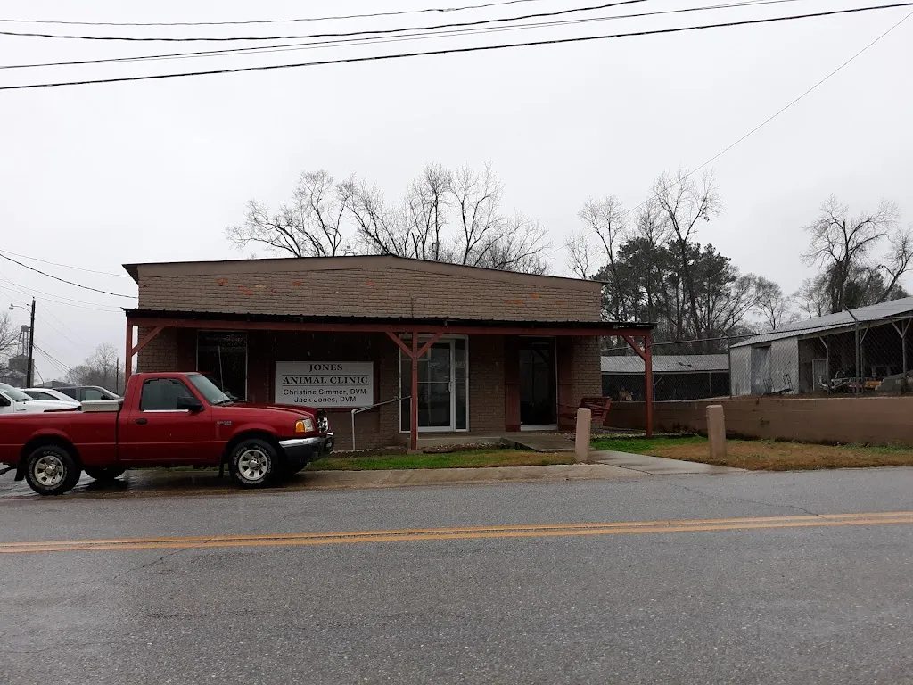 Jones Animal Clinic doctor en Brundidge, Alabama