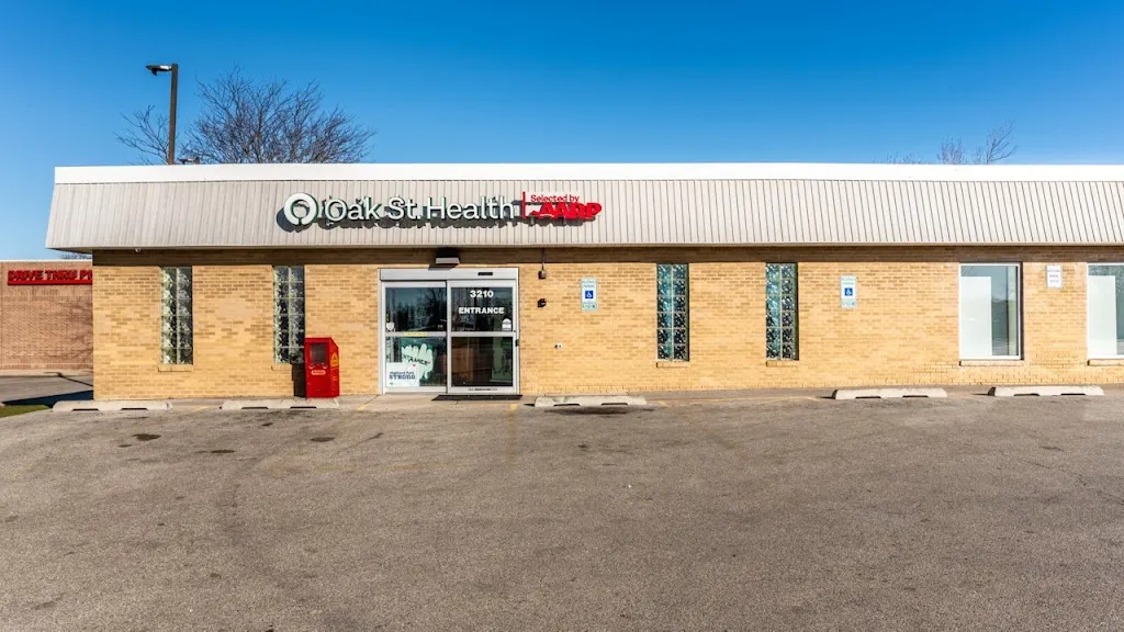 Oak Street Health Waukegan Primary Care Clinic doctor en Waukegan, Illinois