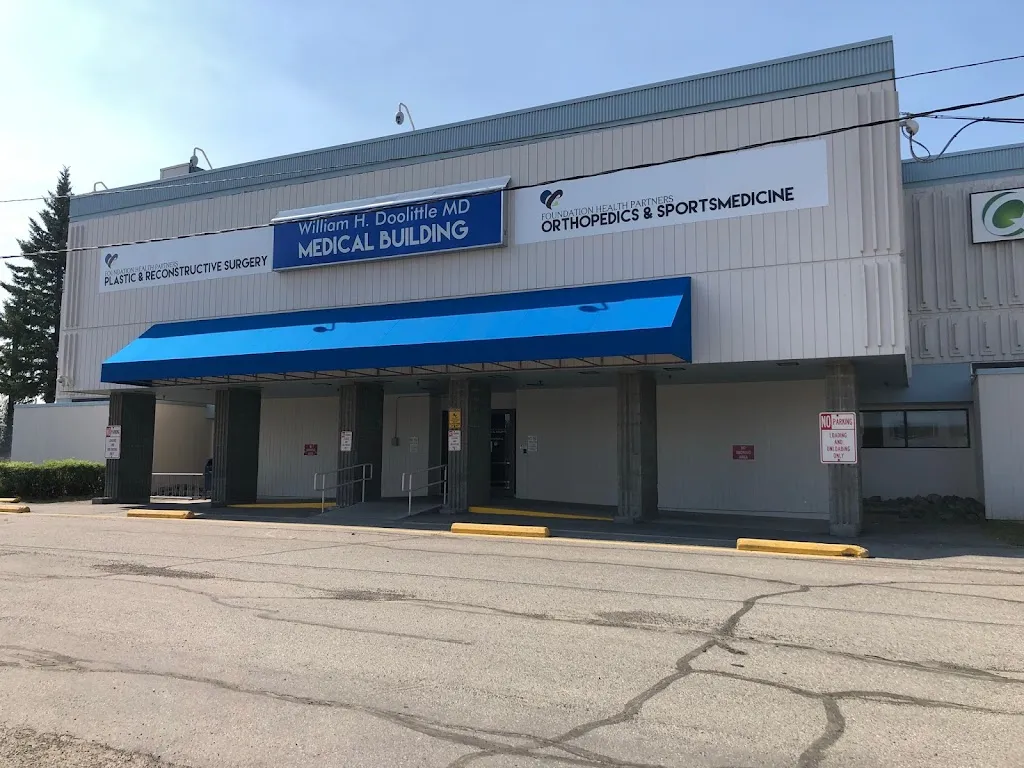 FHP Internal Medicine & Senior Care Clinic_Farmers Loop, Alaska_slider_immagine_1