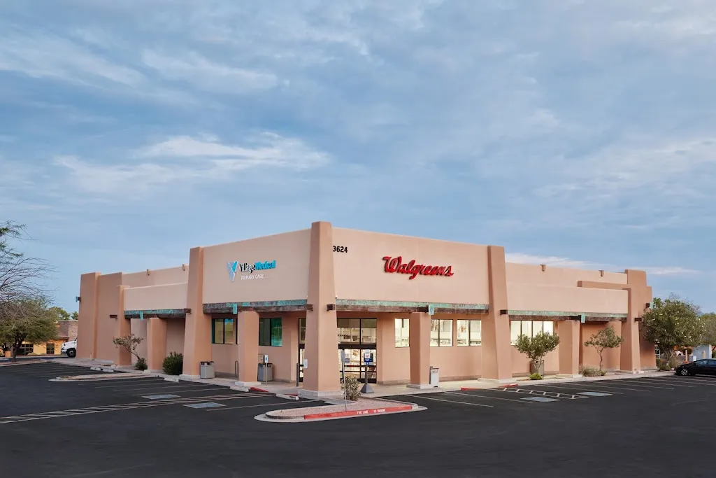 Village Medical at Walgreens_Cave Creek, Arizona_slider_imagen_1