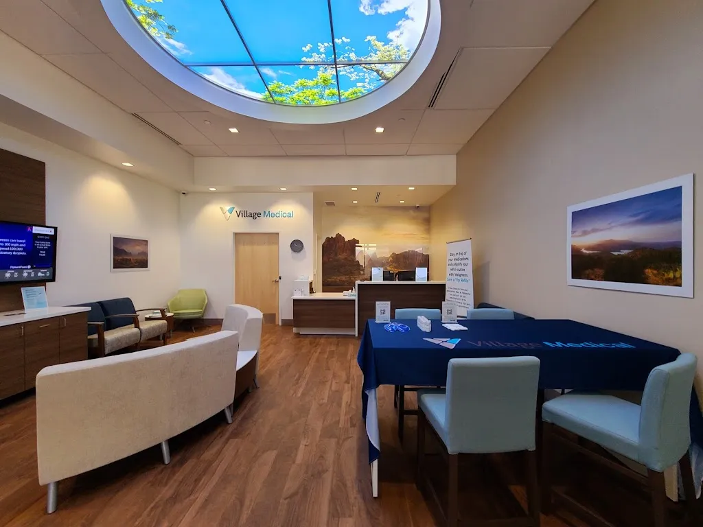 Village Medical at Walgreens_Cave Creek, Arizona_slider_imagen_2
