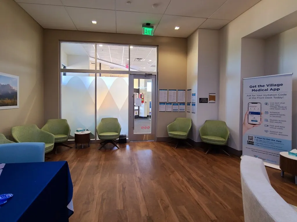 Village Medical at Walgreens_Cave Creek, Arizona_slider_imagen_3