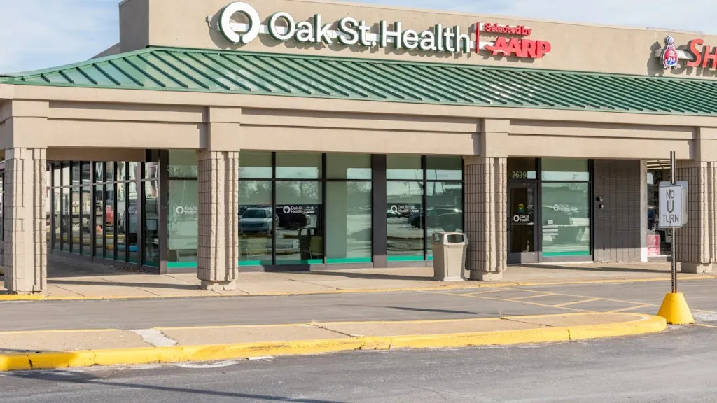 Oak Street Health Eastgate Primary Care Clinic Arzt in Roseville, Michigan