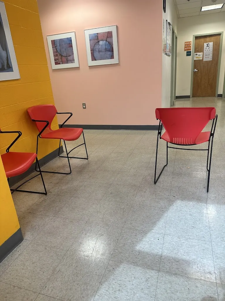 Newark Community Health Center doctor en Orange, New Jersey