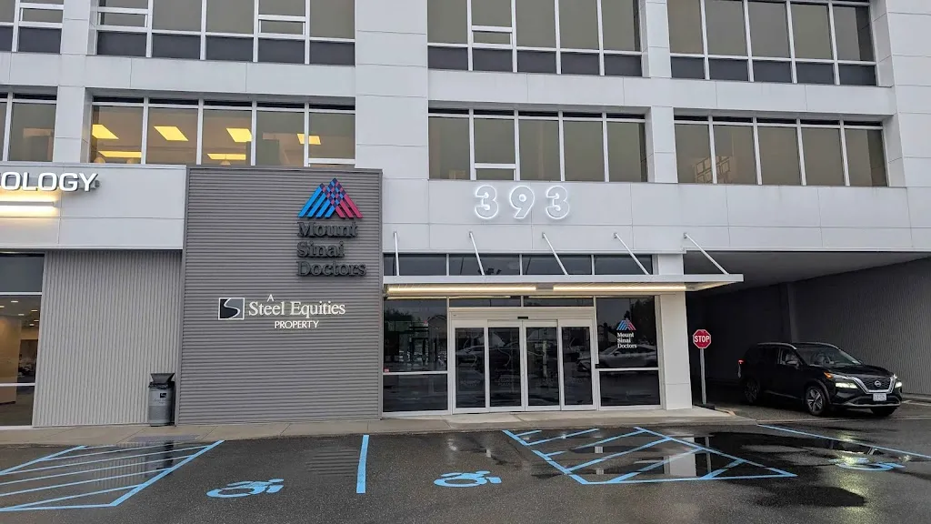 Mount Sinai Doctors-Carle Place_Barnum Island, New York_slider_image_2